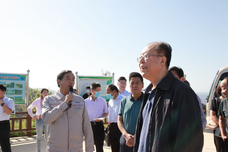 
				   
					河南省人大常委會(huì)黨組副書(shū)記、副主任馬懿一行到洛陽(yáng)黃河同力調(diào)研
				 