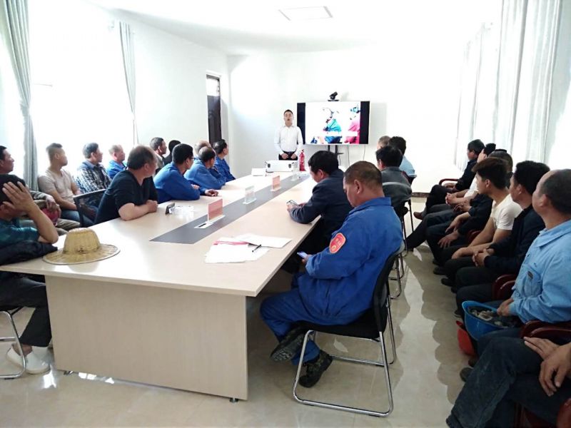 
				   
					黃河同力鹿角嶺礦山舉行滑塌、消防事故應(yīng)急救援演練
				 